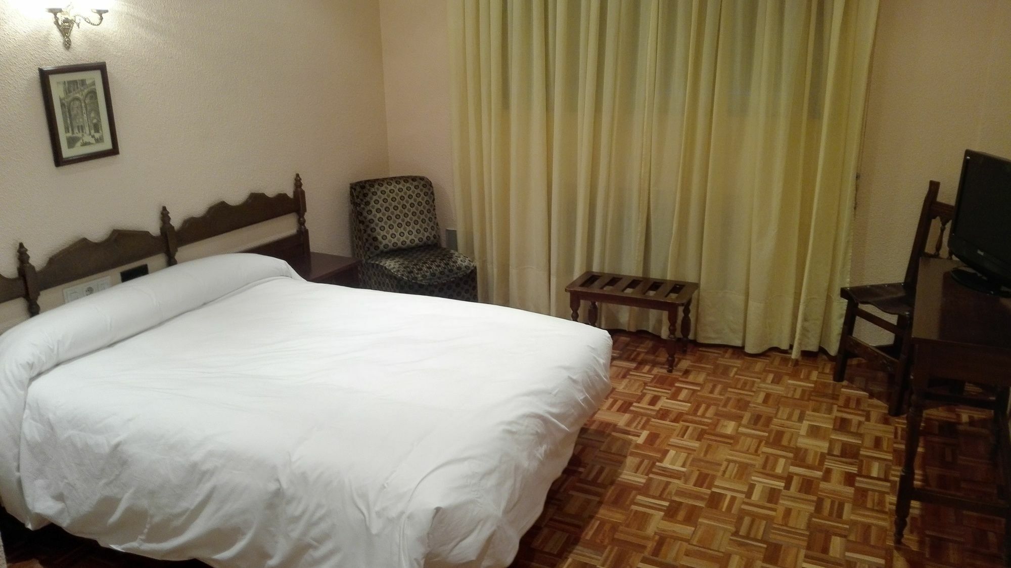 Hotel Castellano Centro Саламанка Екстер'єр фото
