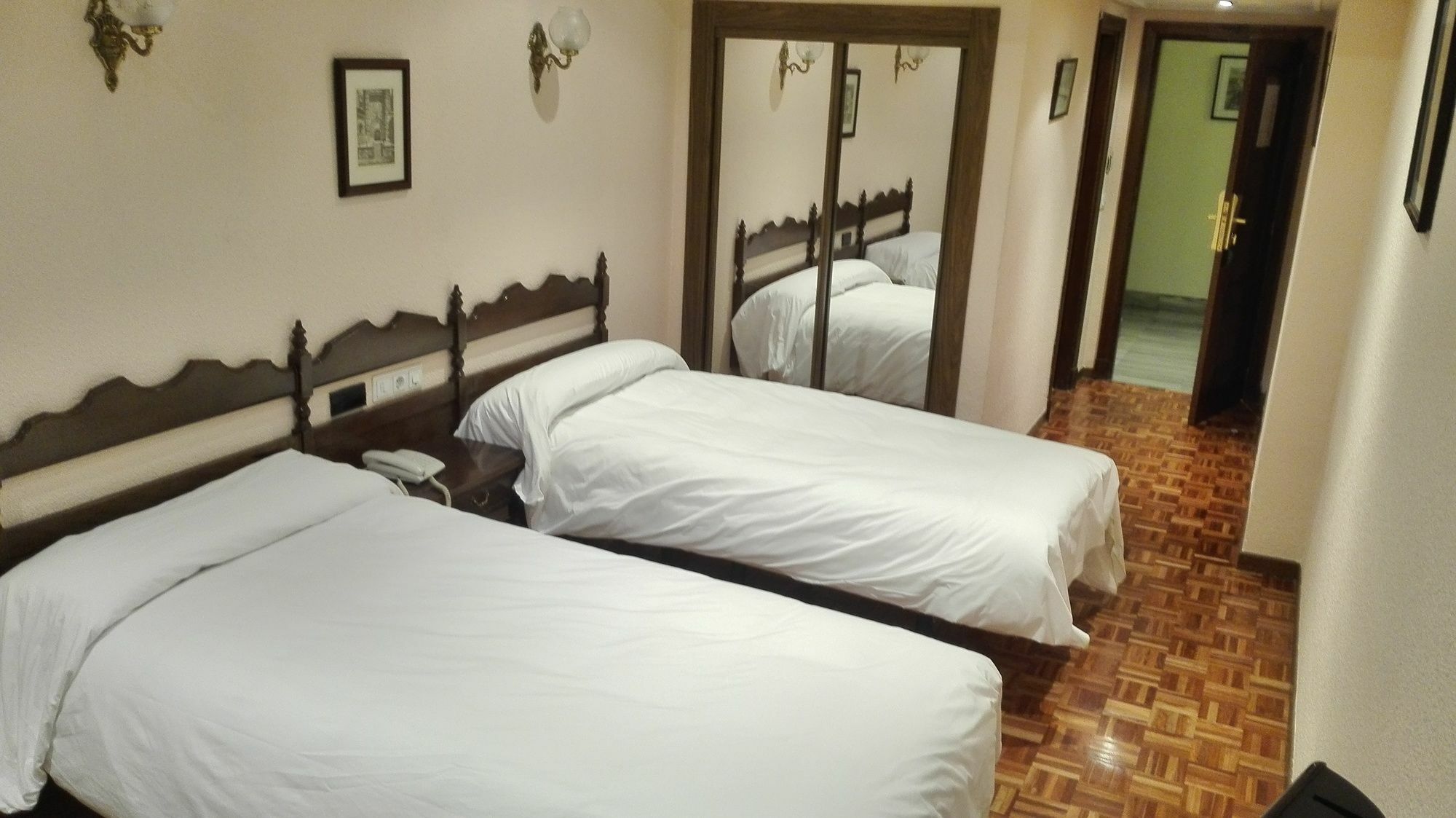 Hotel Castellano Centro Саламанка Екстер'єр фото