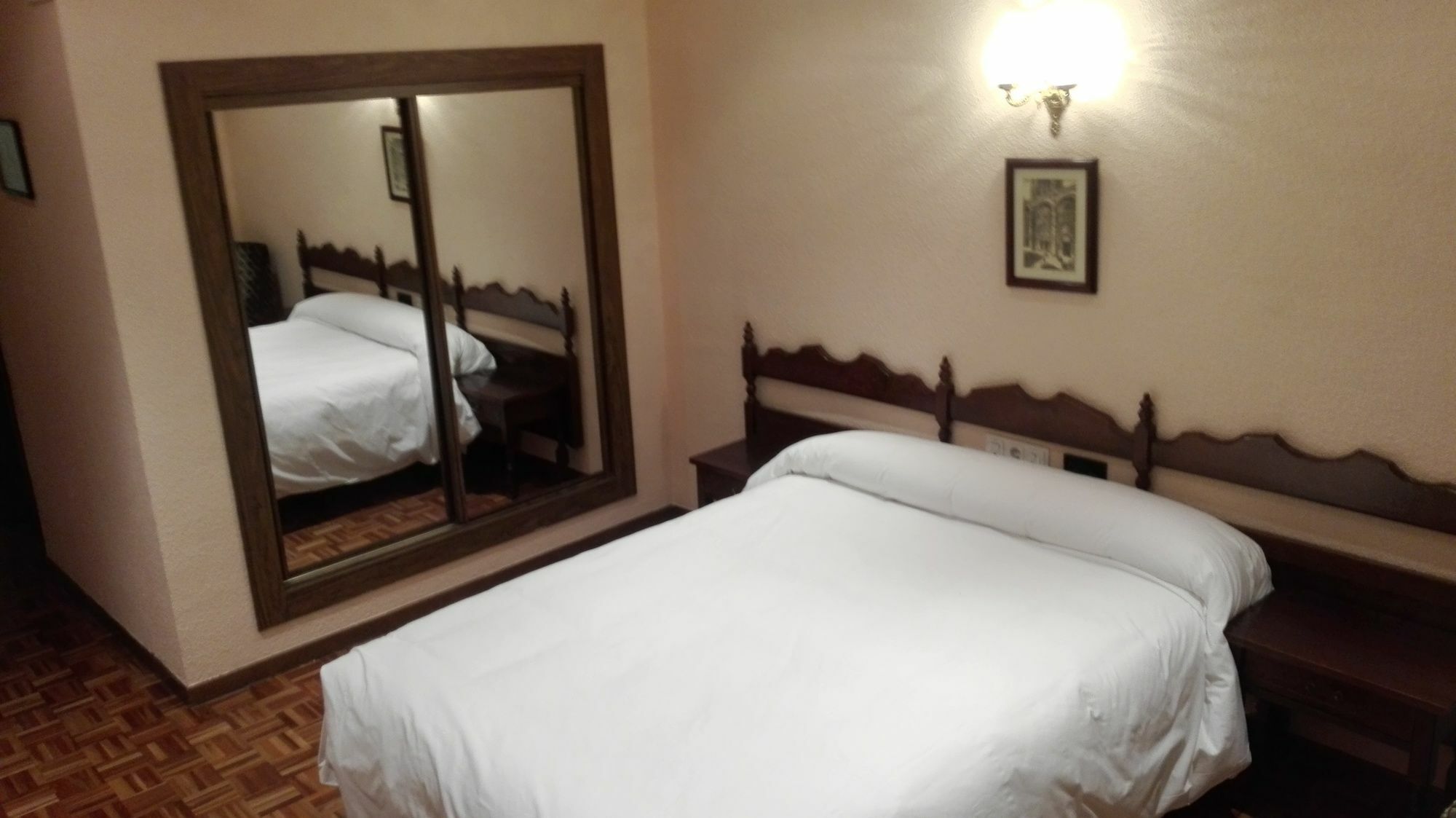 Hotel Castellano Centro Саламанка Екстер'єр фото