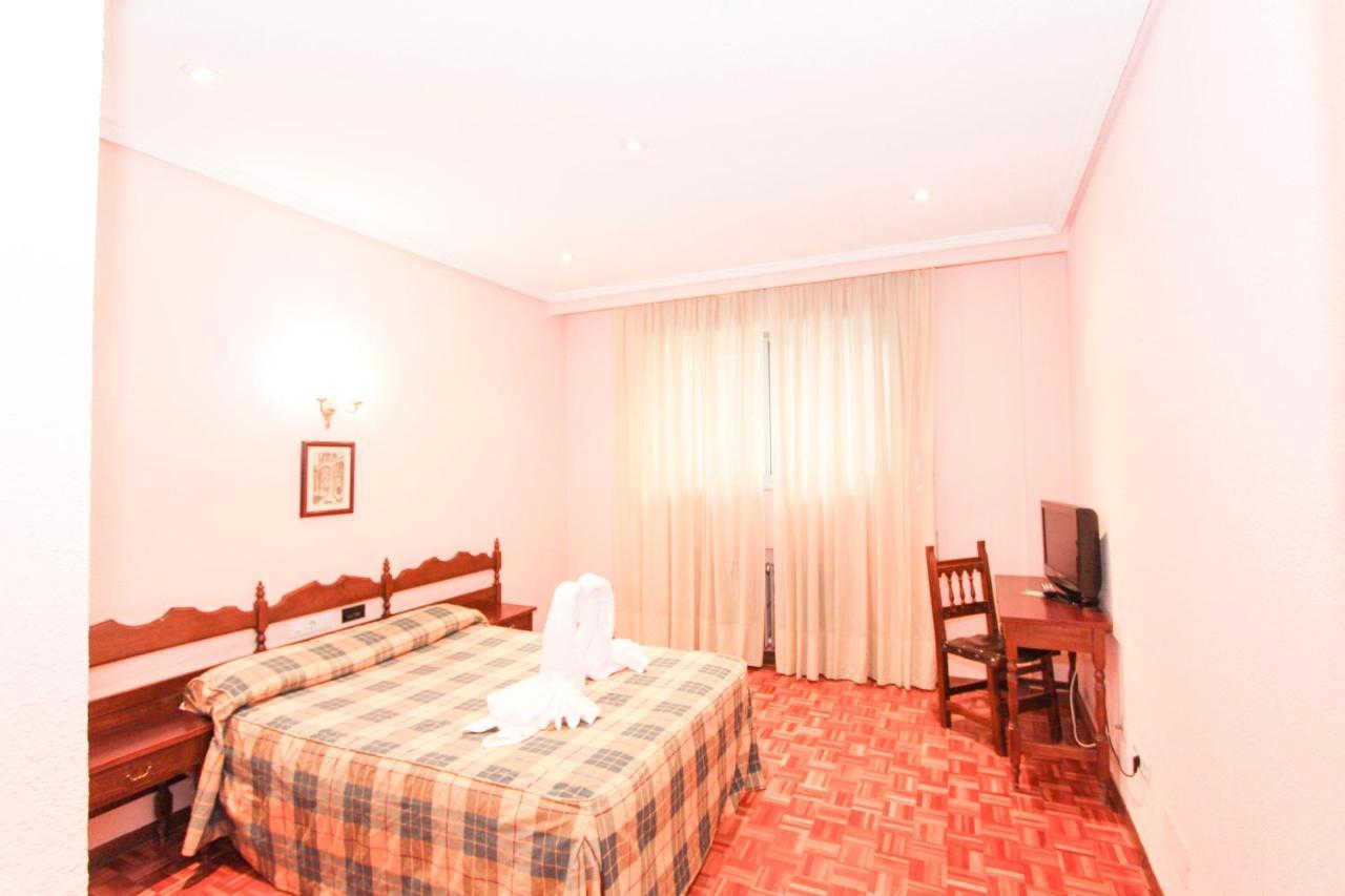 Hotel Castellano Centro Саламанка Екстер'єр фото